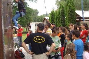 Children from East Sarajevo and Donji Vakuf in Visit to SIPA