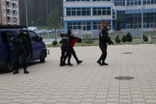 СИПА лишила слободе осам лица због организованог криминала и трговине људима