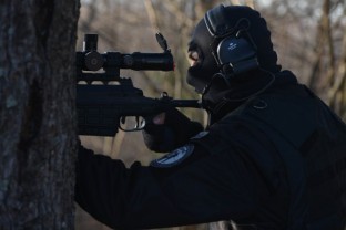 Извршени претреси на четири локације, слободе лишена три лица