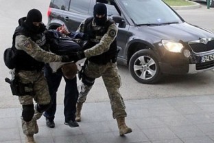 Због трговине наркотицима и нарушавања јавног реда слободе лишено једно лице