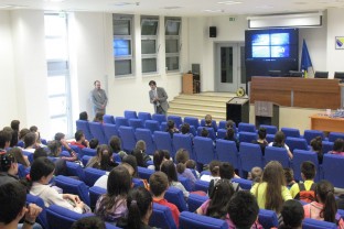 SIPA Warned Elementary-School Pupils: Paedophiles Lurking on the Internet!