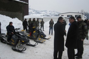 Jedinici za specijalnu potporu SIPA-e uručene motorne sanke